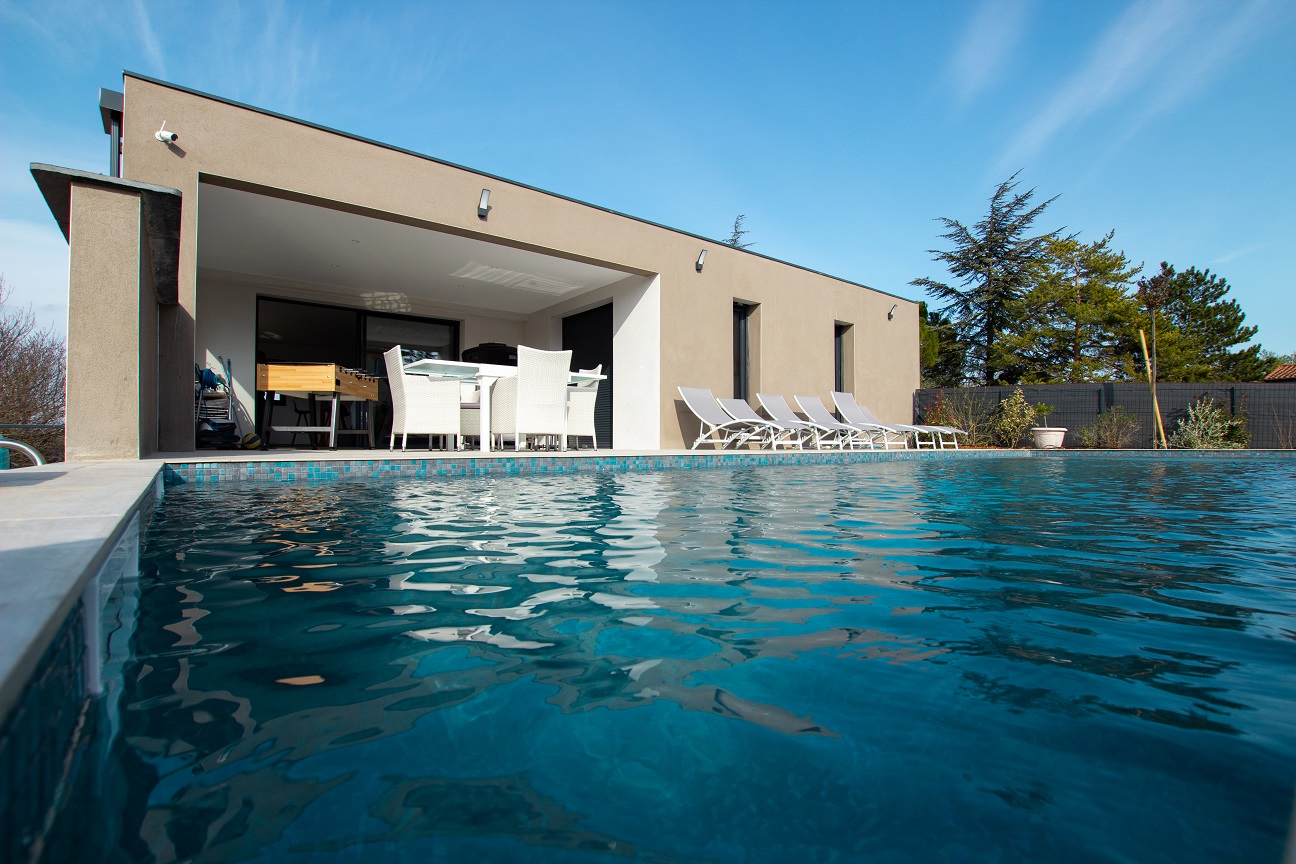 Maison Moderne avec piscine 